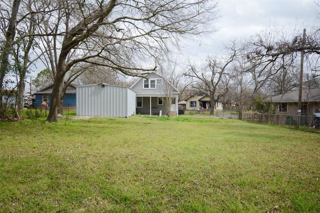 407 N Chappell Hill Street, Brenham, TX 77833