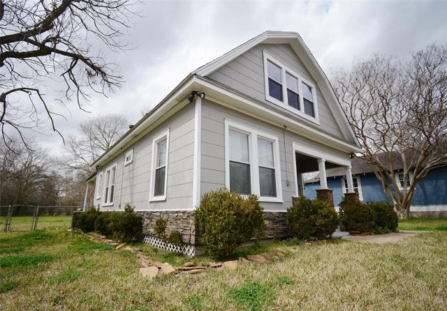 407 N Chappell Hill Street, Brenham, TX 77833