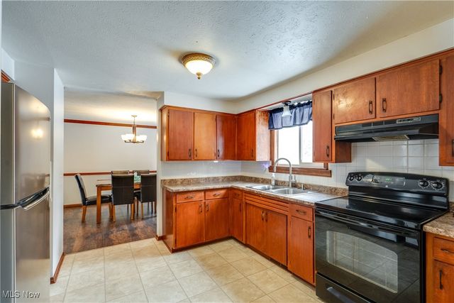 8499 Sherri Avenue NW, Canal Fulton, OH 44614