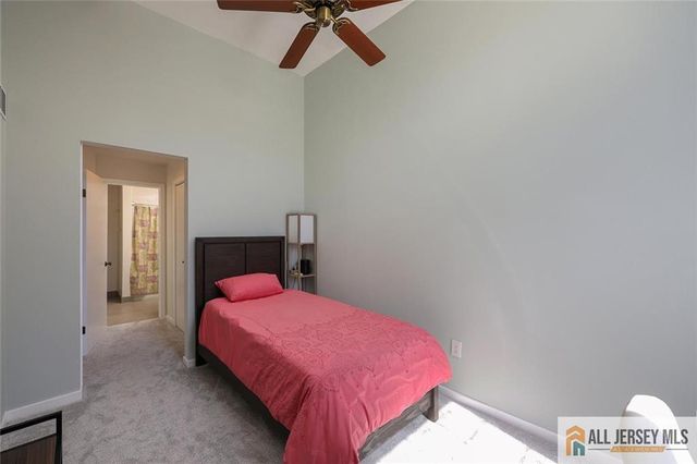40 Washington Avenue 13, Milltown, NJ 08850