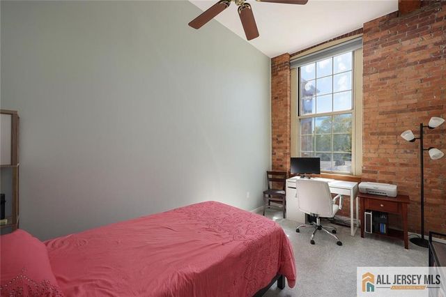 40 Washington Avenue 13, Milltown, NJ 08850