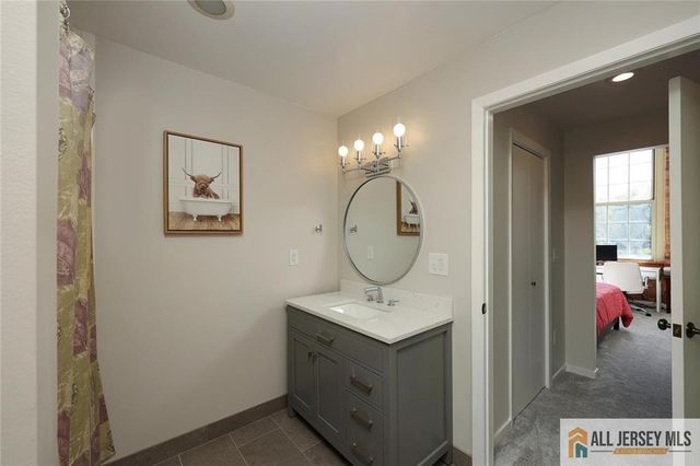 40 Washington Avenue 13, Milltown, NJ 08850