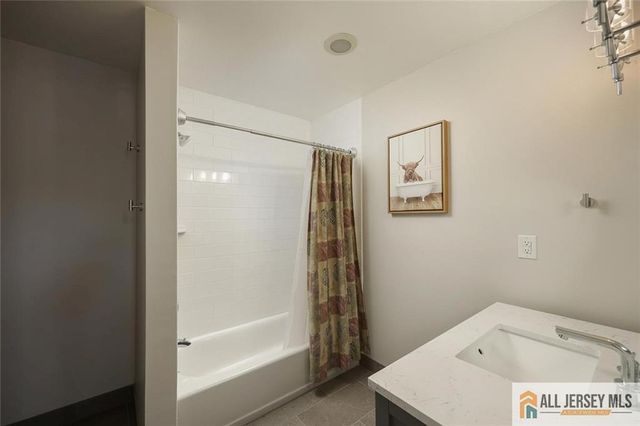 40 Washington Avenue 13, Milltown, NJ 08850