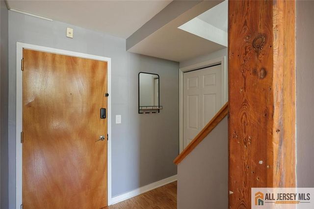 40 Washington Avenue 13, Milltown, NJ 08850