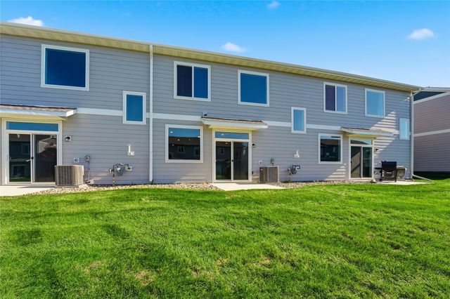 230 NW Waverly Drive, Waukee, IA 50263