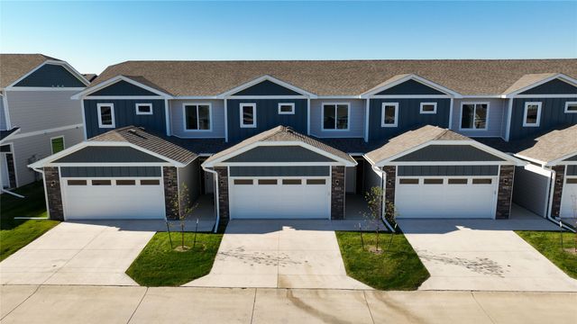 230 NW Waverly Drive, Waukee, IA 50263