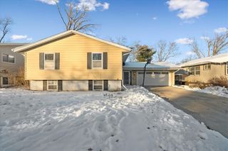 2602 Town House Drive NE, Cedar Rapids, IA 52402