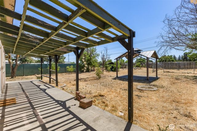 223 Carswell Drive, Moses Lake, WA 98837
