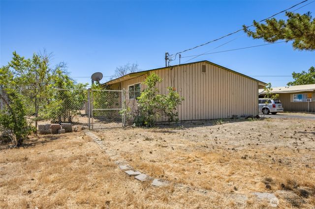 223 Carswell Drive, Moses Lake, WA 98837