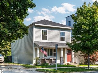 726 Randolph Street, Traverse City, MI 49684