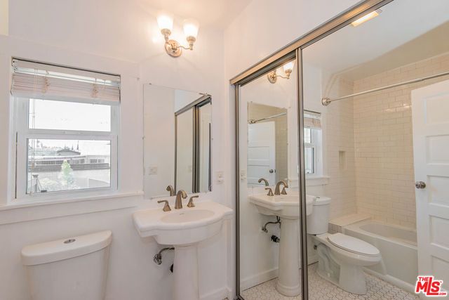4530 W Washington Boulevard, Los Angeles, CA 90016