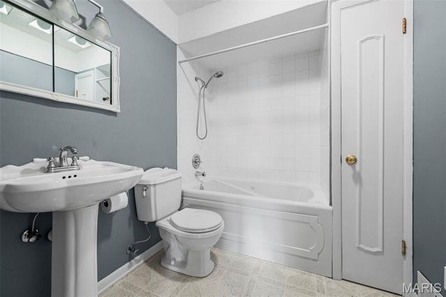 6709 Lansdowne Avenue, St Louis, MO 63109