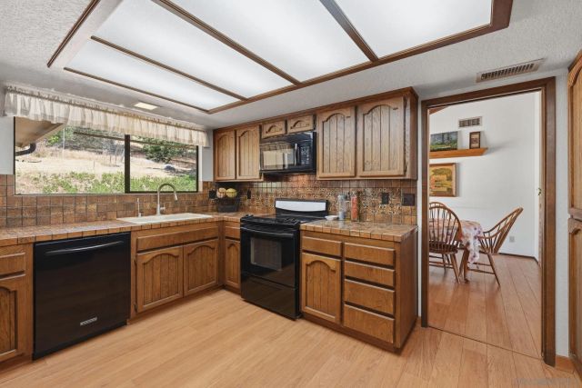 19525 Casner Rd, Ramona, CA 92065