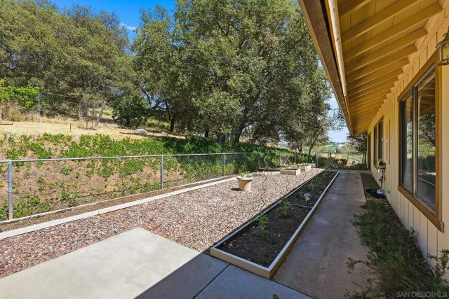 19525 Casner Rd, Ramona, CA 92065