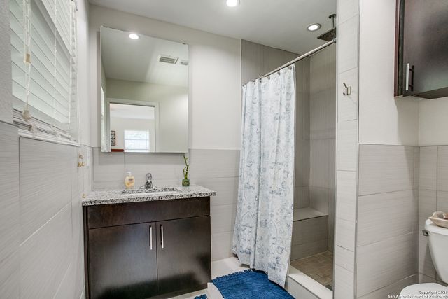 111 Warwich, San Antonio, TX 78216