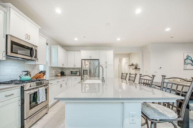 849 Livio Way, Madera, CA 93636