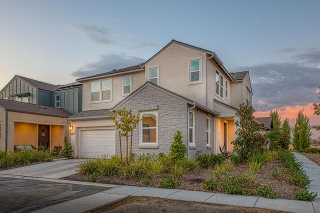 849 Livio Way, Madera, CA 93636