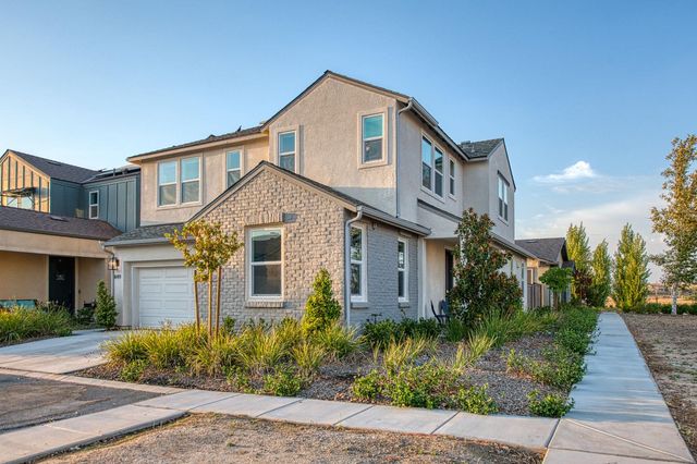 849 Livio Way, Madera, CA 93636