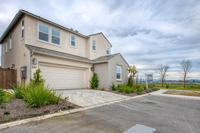 849 Livio Way, Madera, CA 93636