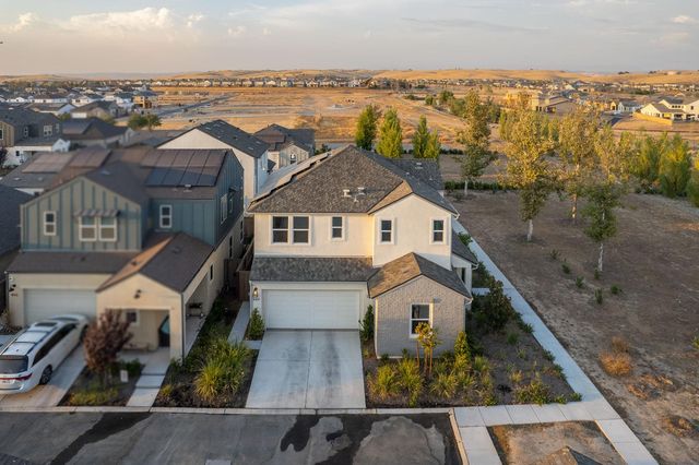 849 Livio Way, Madera, CA 93636