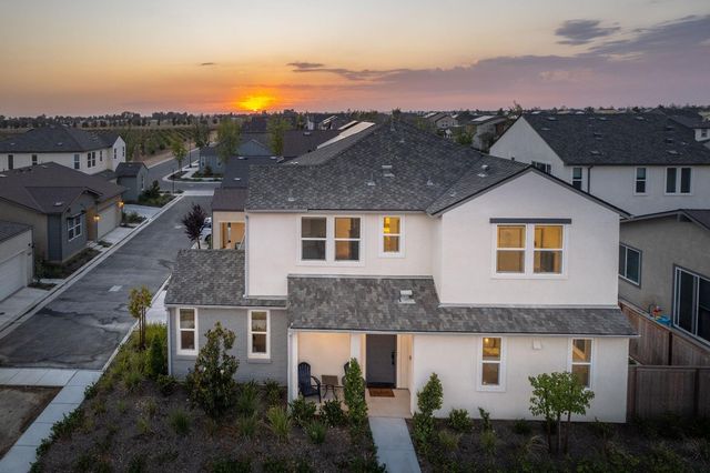 849 Livio Way, Madera, CA 93636