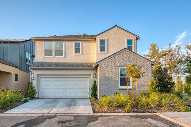 849 Livio Way, Madera, CA 93636