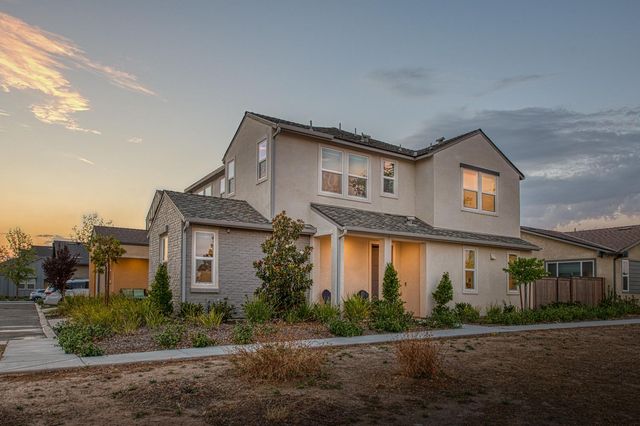 849 Livio Way, Madera, CA 93636