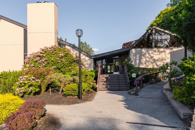 103 Crystal Hill Lane, Poughkeepsie, NY 12603