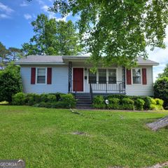 401 Crestview Lane, Valley, AL 36854