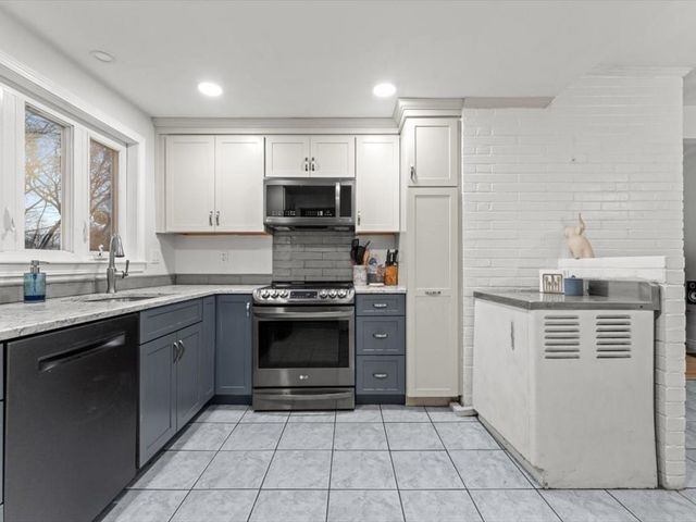 15 Rosslare Rd, Framingham, MA 01701