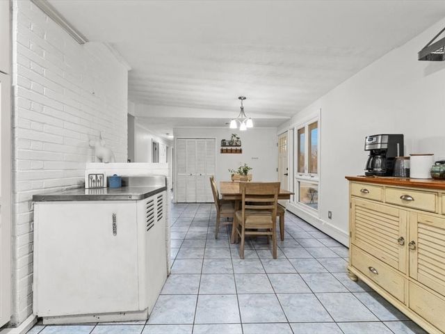 15 Rosslare Rd, Framingham, MA 01701