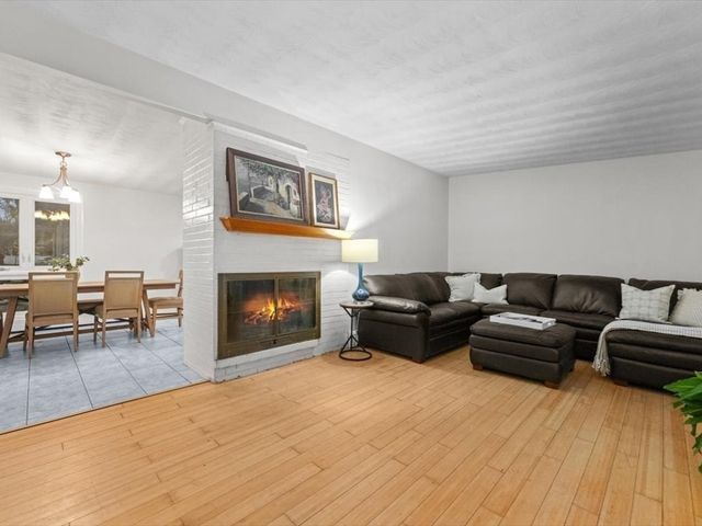 15 Rosslare Rd, Framingham, MA 01701