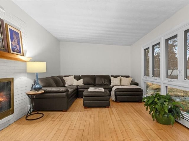 15 Rosslare Rd, Framingham, MA 01701