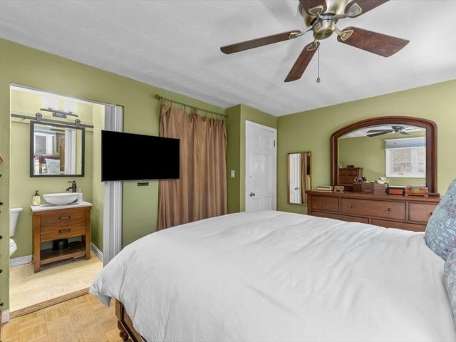 15 Rosslare Rd, Framingham, MA 01701