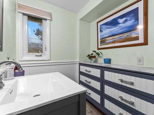 15 Rosslare Rd, Framingham, MA 01701