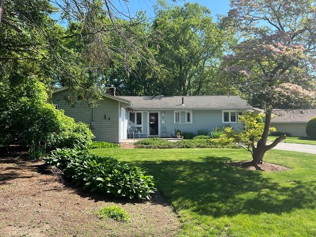 15 Rosslare Rd, Framingham, MA 01701