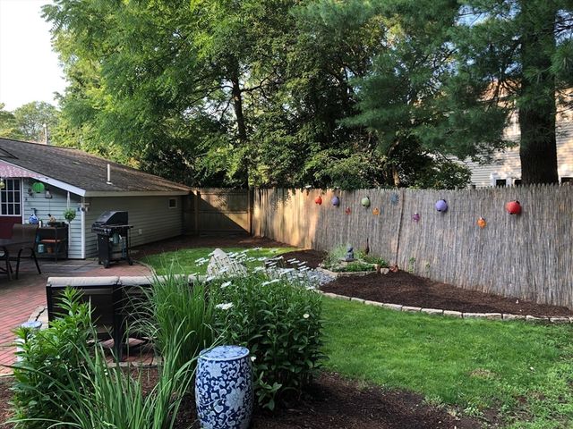 15 Rosslare Rd, Framingham, MA 01701