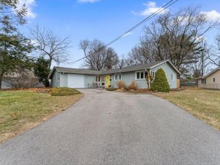 15 Rosslare Rd, Framingham, MA 01701