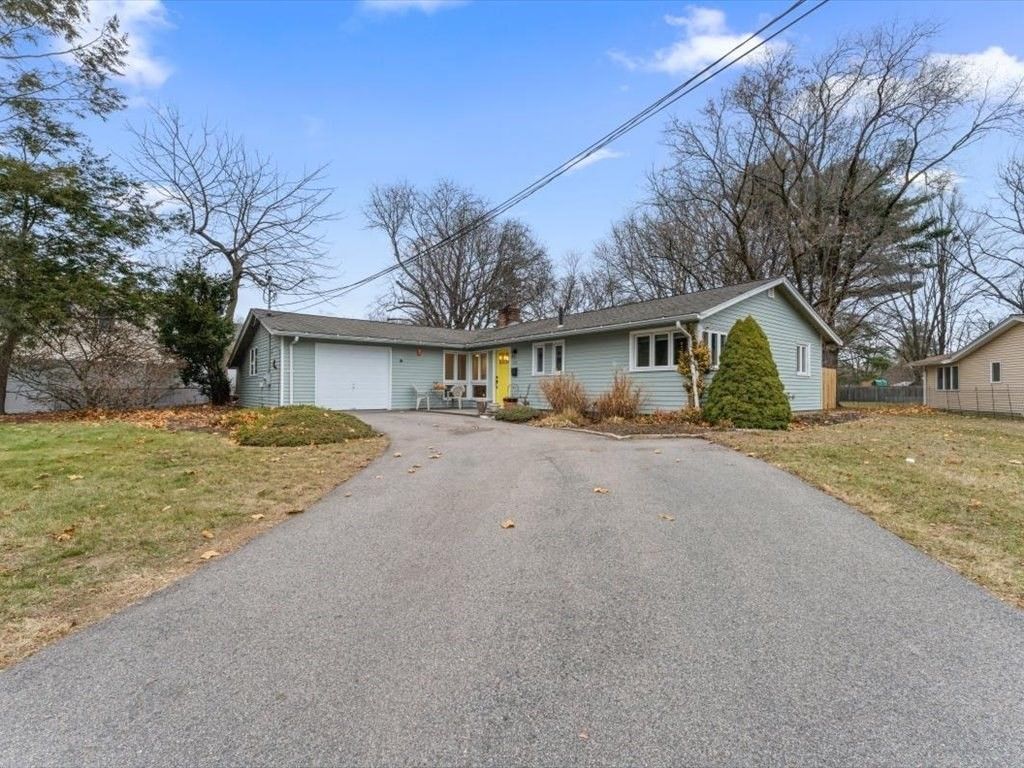 15 Rosslare Rd, Framingham, MA 01701