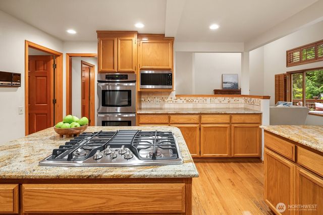 275 Mt Quay Drive NW, Issaquah, WA 98027