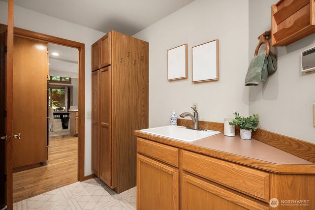 275 Mt Quay Drive NW, Issaquah, WA 98027