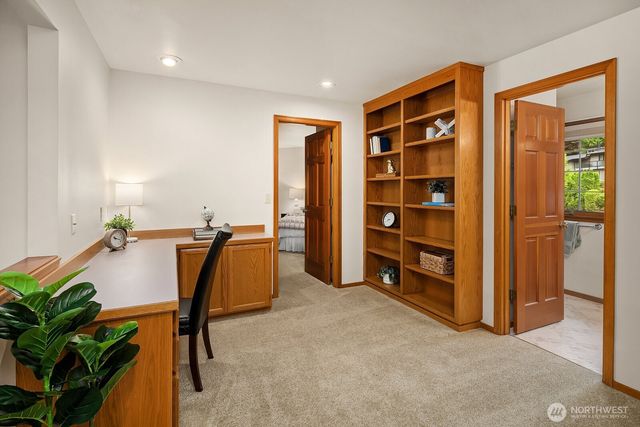 275 Mt Quay Drive NW, Issaquah, WA 98027