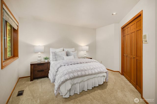 275 Mt Quay Drive NW, Issaquah, WA 98027