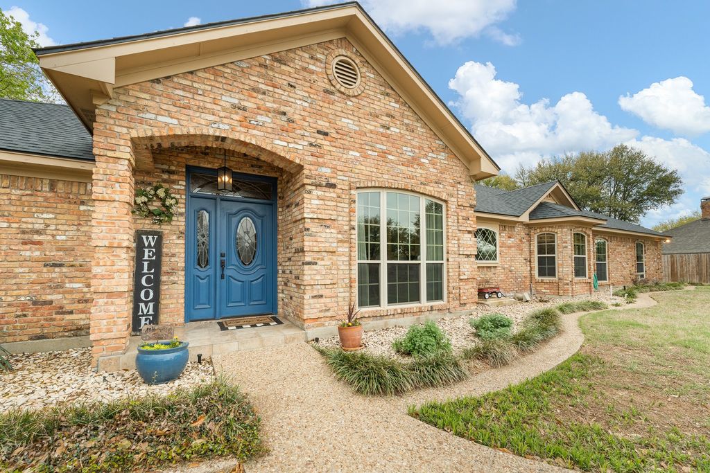 1004 Canyon Court, Cleburne, TX 76033 — photo 2