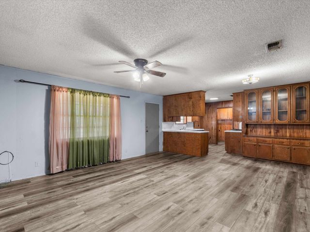 717 PECAN ST, Omaha, TX 75571