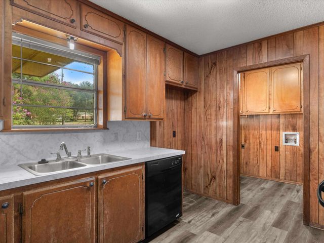 717 PECAN ST, Omaha, TX 75571