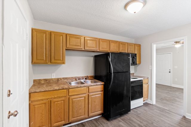 924 Woody Hills Dr, Clarksville, TN 37040