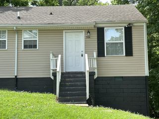 924 Woody Hills Dr, Clarksville, TN 37040