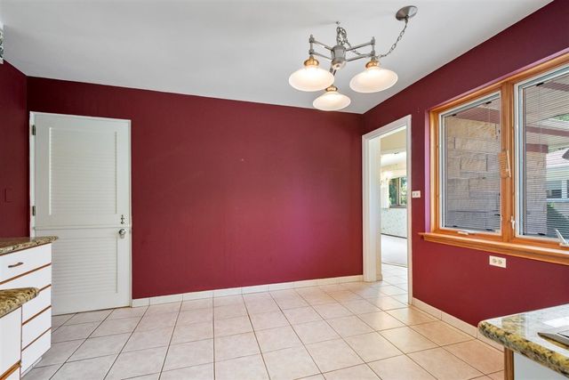6650 N Lightfoot Avenue, Chicago, IL 60646