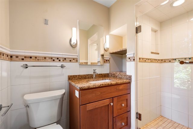 6650 N Lightfoot Avenue, Chicago, IL 60646